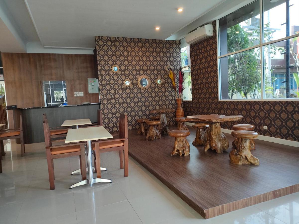 Golden Ganesha Hotel Yogyakarta By Ecommerceloka Gondowulung Exterior photo